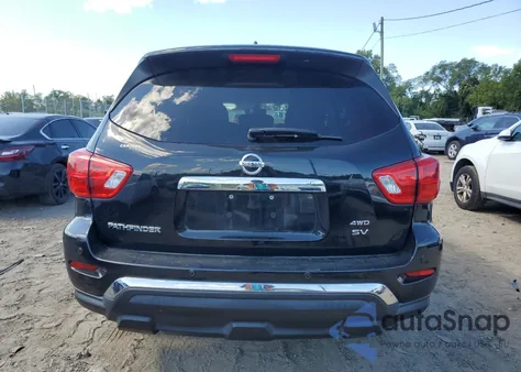 2018 Nissan Pathfinder S z USA, uszkodzony, nr VIN 5N1DR2MM9JC632832